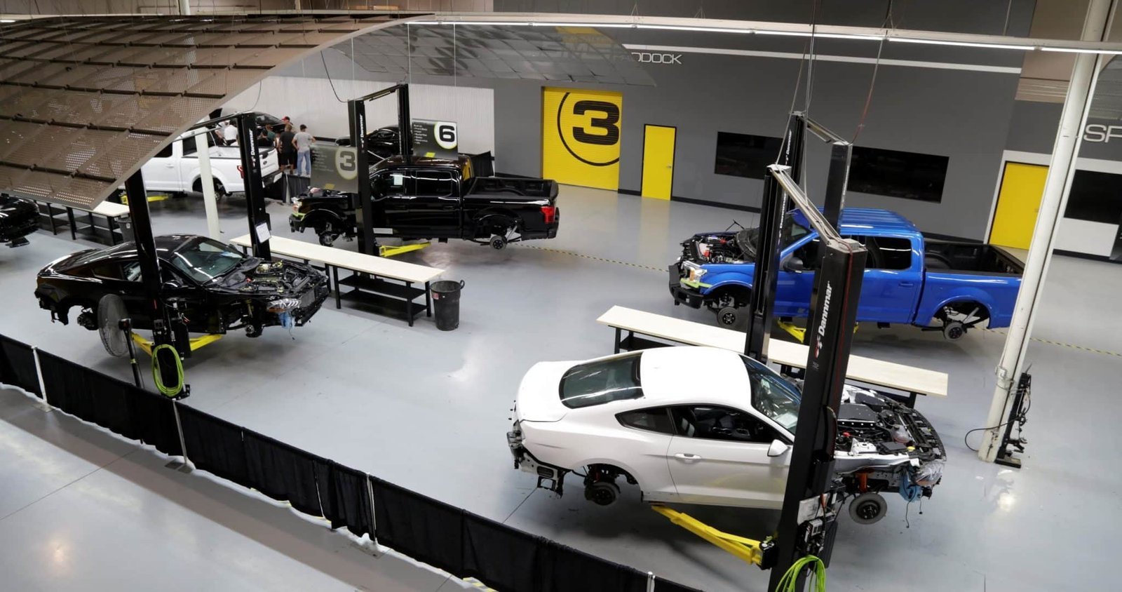 saleen-factory-shot2-2048x1080[1]